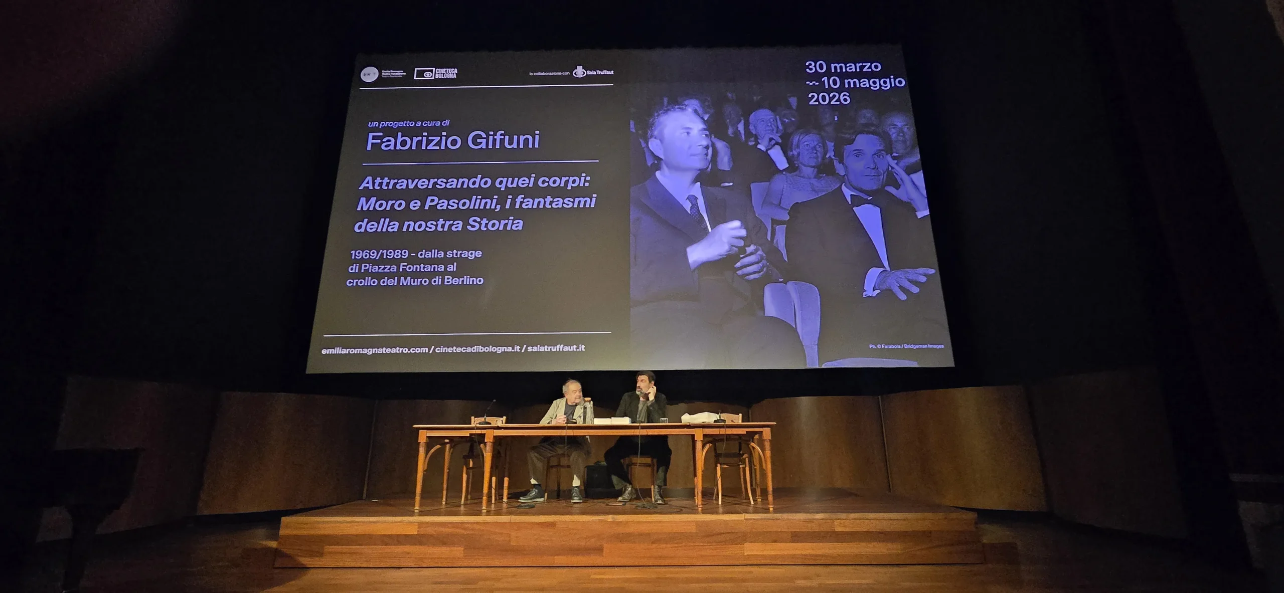 immagine per Fabrizio Gifuni ed Enrico Deaglio al debutto di Attraversando quei corpi: Moro e Pasolini, i fantasmi della nostra Storia, a Bologna, Cinema Modernissimo, il 29 marzo. ©Floriana Conte