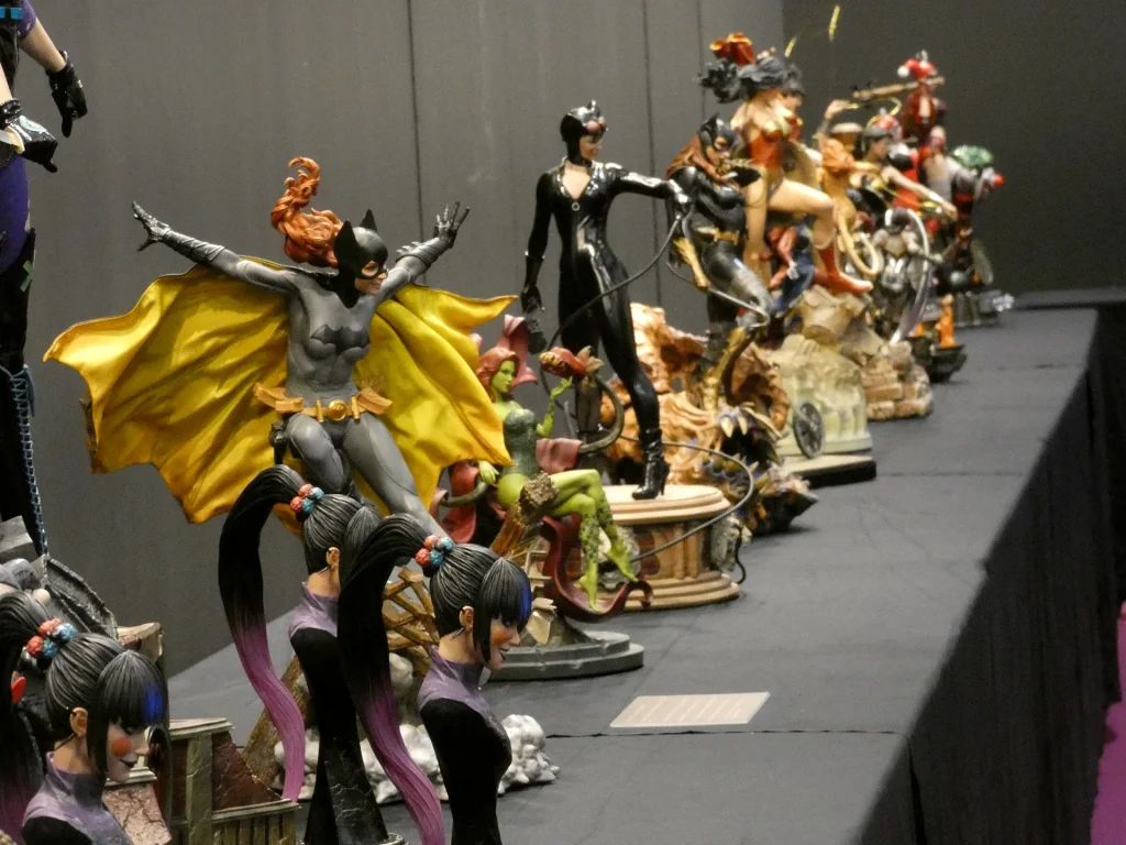 immagine per Mostra Superheroines – pop, cult & imagination. Esposizione statuette da collezione. Ph Flavio Martusciello