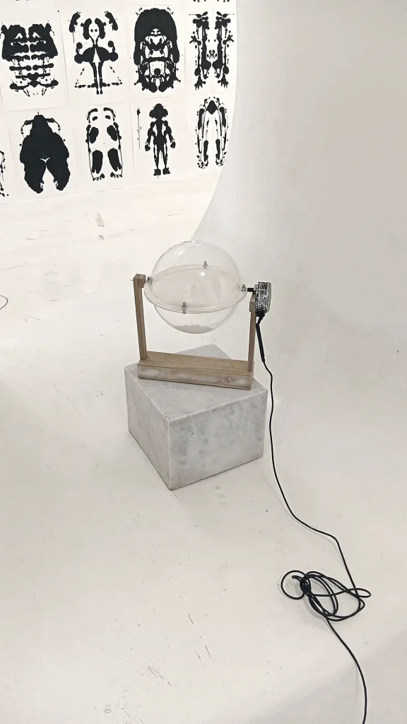 immagine per Marco Bernardi – Egonoclastia -Clessidra sbagliata -Ex Elettrofonica, Roma- ph. Barbara Martusciello
