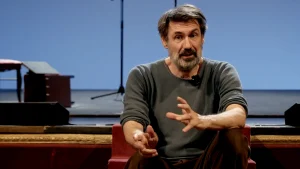immagine per Il paradigma amletico nelle ultime lezioni di Orazio Costa. Fabrizio Gifuni Playing Hamlet