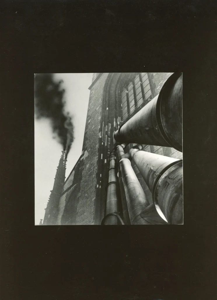 immagine per Profanazione progressiva, 1979, fotomontaggio. Courtesy Archivio Francesco Somaini / Fondazione Francesco Somaini Scultore ETS
