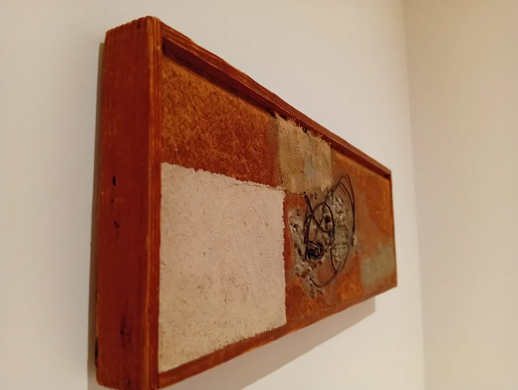 immagine per Alberto Burri, Composizione polimaterica, 1955 -dettaglioph. -ph. Barbara Martusciello -Tornabuoni Arte, da Passo a due, mostra, 2026
