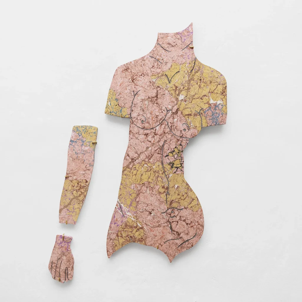 immagine per Caterina Morigi Sectilia (Corpo di Venere), 2019, gesso, pigmento, colla animale. Ph. Mucho Mas!, Silvia Mangosio e Luca Vianello