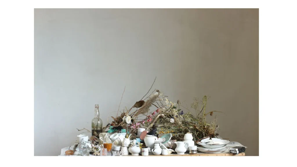 immagine per Chiara Bettazzi, Still Life_Traslochi, 2021, foto stampata su carta cotone e dibond