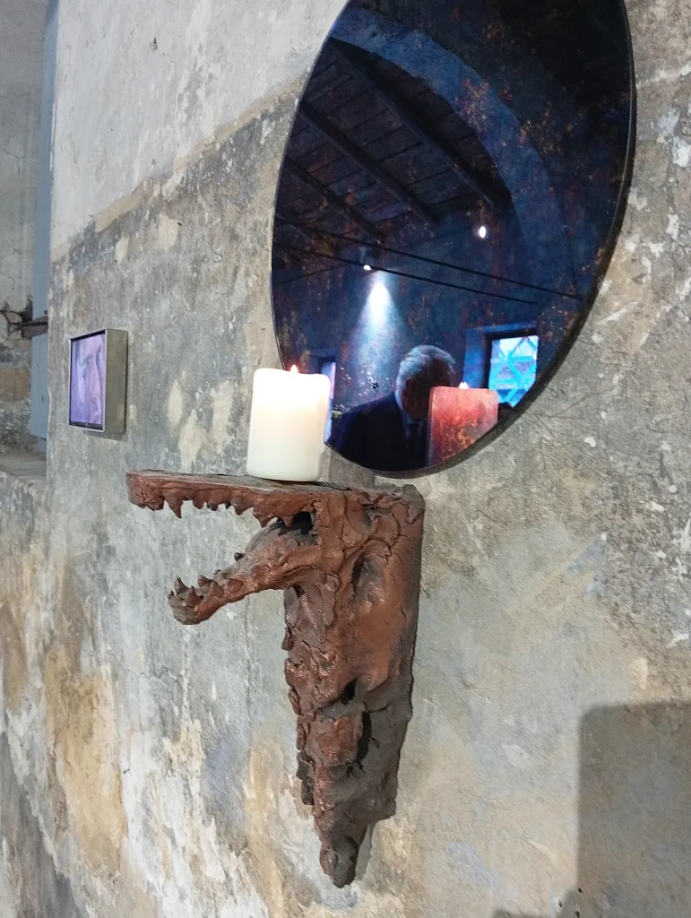 immagine per Emiliano Maggi, Wolf Frieze on Blue -dalla collettiva Per un attimo - Still Life 2026 05 16 Label 201 -ph. Paolo Di Pasquale