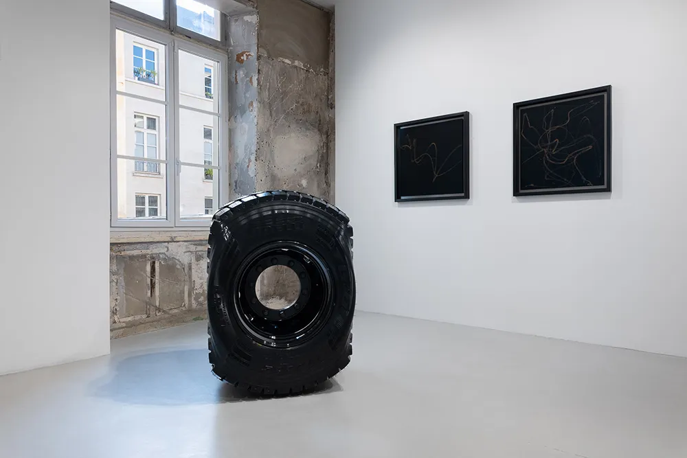 immagine per Arcangelo Sassolino, Aux abords du séisme – exhibition view, 2026, GALLERIA CONTINUA, Paris (C) Hafid Lhachmi - ADAGP Paris