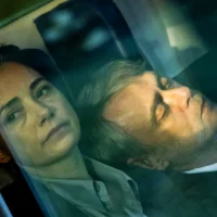 immagine per Lettere gialle. Un film tesissimo con tanta empatia esistenziale oltre la oppressione politica.