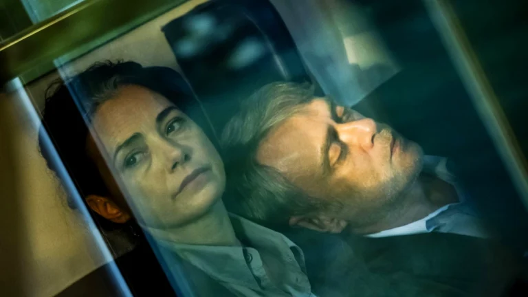 immagine per Lettere gialle. Un film tesissimo con tanta empatia esistenziale oltre la oppressione politica.