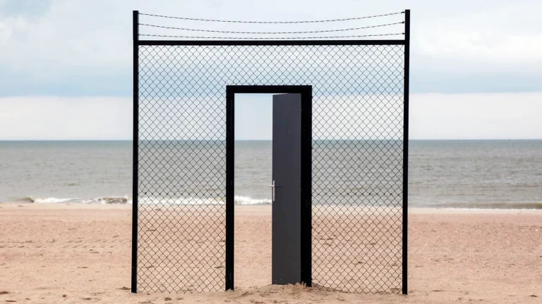 immagine per Design. Evoluzione sociologica o disastro antropologico. Strategia etica