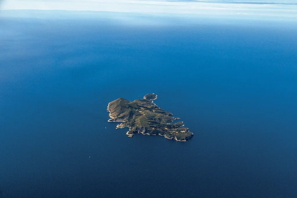 immagine per Isole e santi. Monasteri e santuari dell’Adriatico orientale. All'École française de Rome