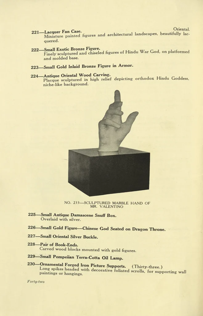 immagine per Fig. 3. La mano di Rodolfo Valentino scolpita nel 1919 in marmo da Paul Troubetzkoy (oggi di ubicazione sconosciuta), riprodotta nel catalogo d’asta dei beni dell’artista defunto, The Estate of Rudolph Valentino, A. H. Weil Auctioner, The Hall of Art Studios, Hollywood, 10 dicembre 1926, lotto 233