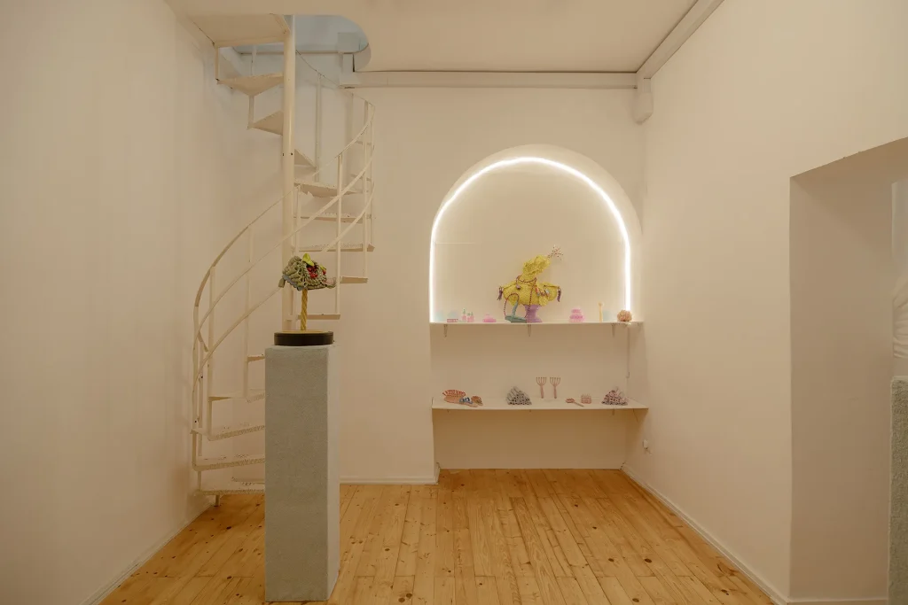 immagine per Installation view ULTRA FLAT, Fondazione Pastificio Cerere 2026. Courtesy Fondazione Pastificio Cerere. Credits: Carlo Romano.