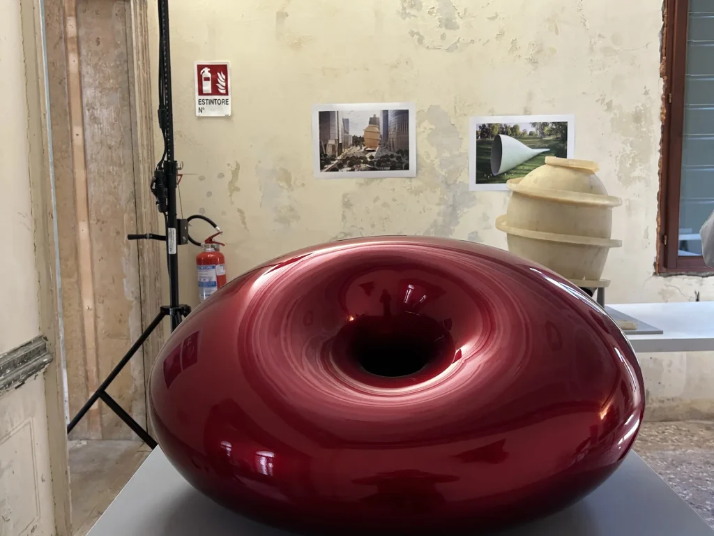 immagine per Anish Kapoor - Biennale Venezia 2026 - 7-8 Maggio by FC