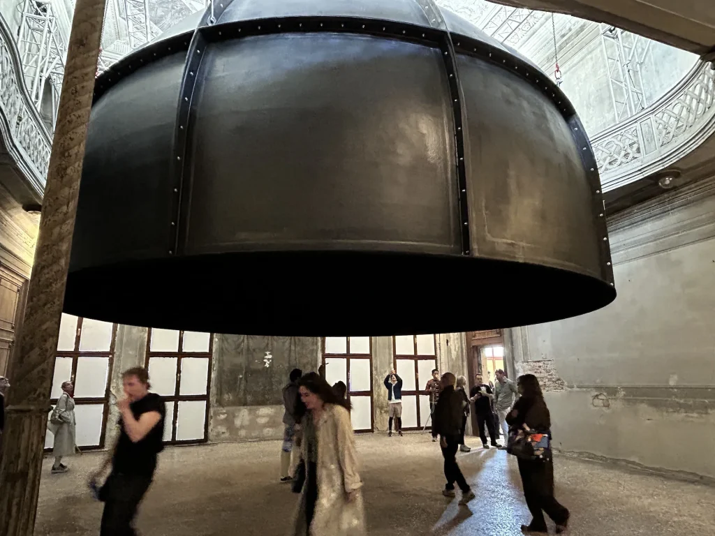 immagine per Anish Kapoor - Biennale Venezia 2026 - 7-8 Maggio by FC