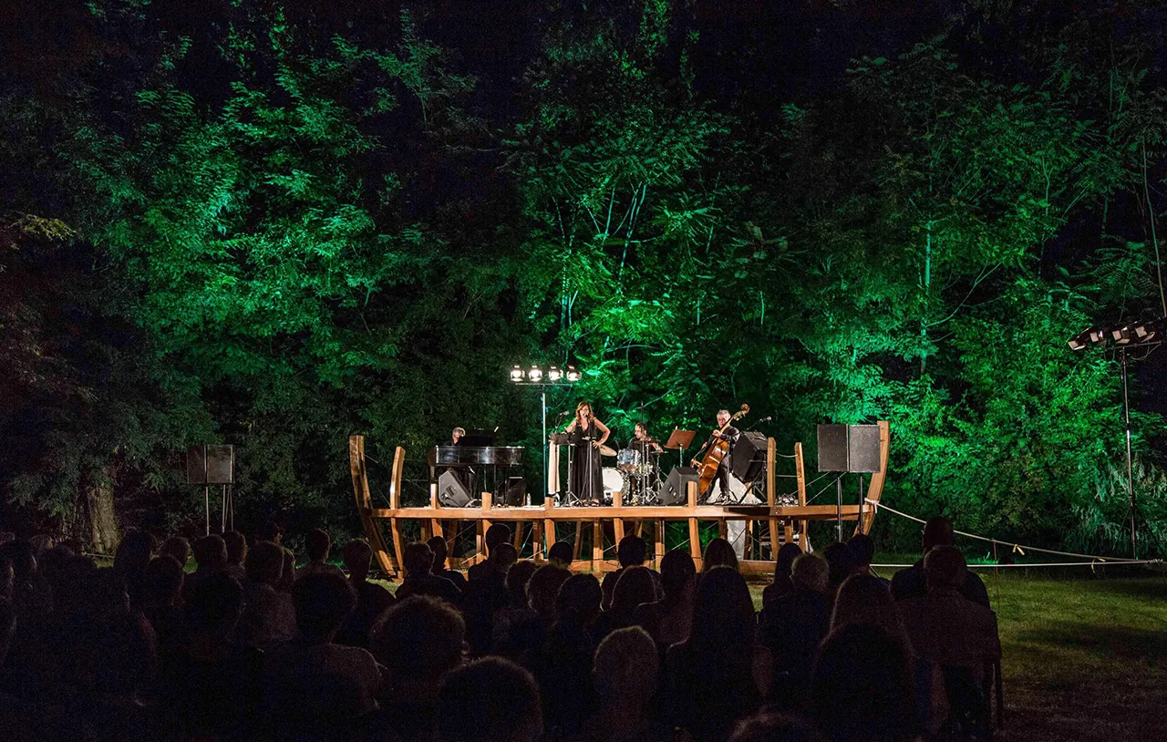 immagine per Giardini della Filarmonica, concerto c Max Pucciariello