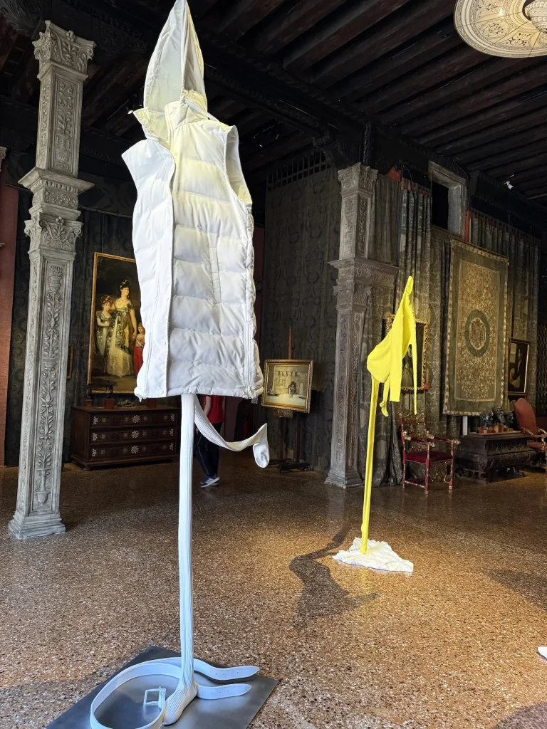 immagine per Erwin Wurm, Dreamers. Museo Fortuny di Venezia