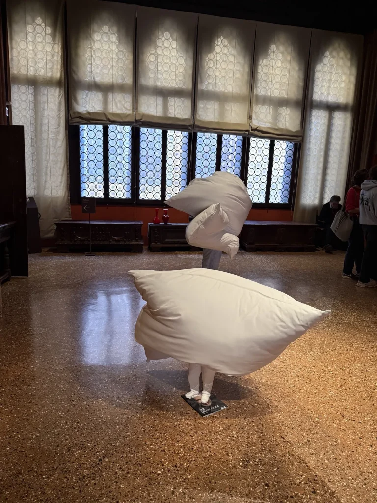 immagine per Erwin Wurm, Dreamers. Museo Fortuny di Venezia