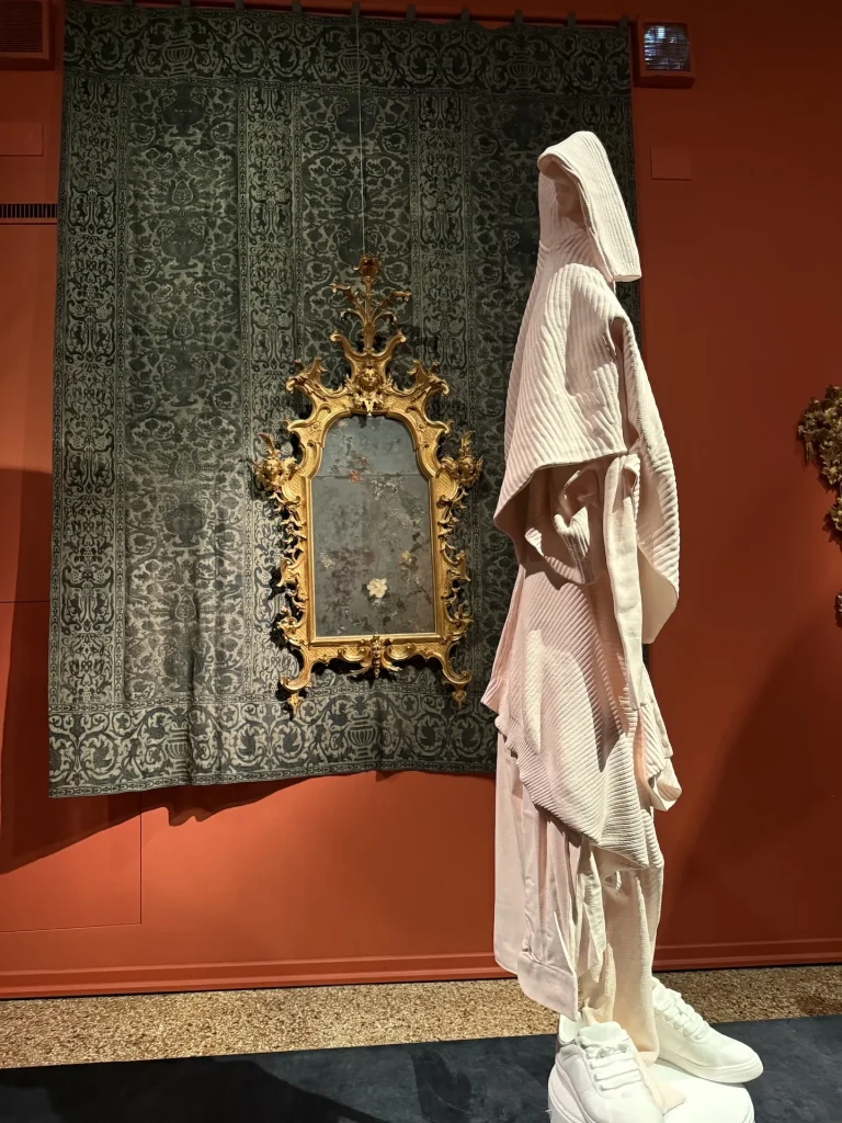 immagine per Erwin Wurm, Dreamers. Museo Fortuny di Venezia