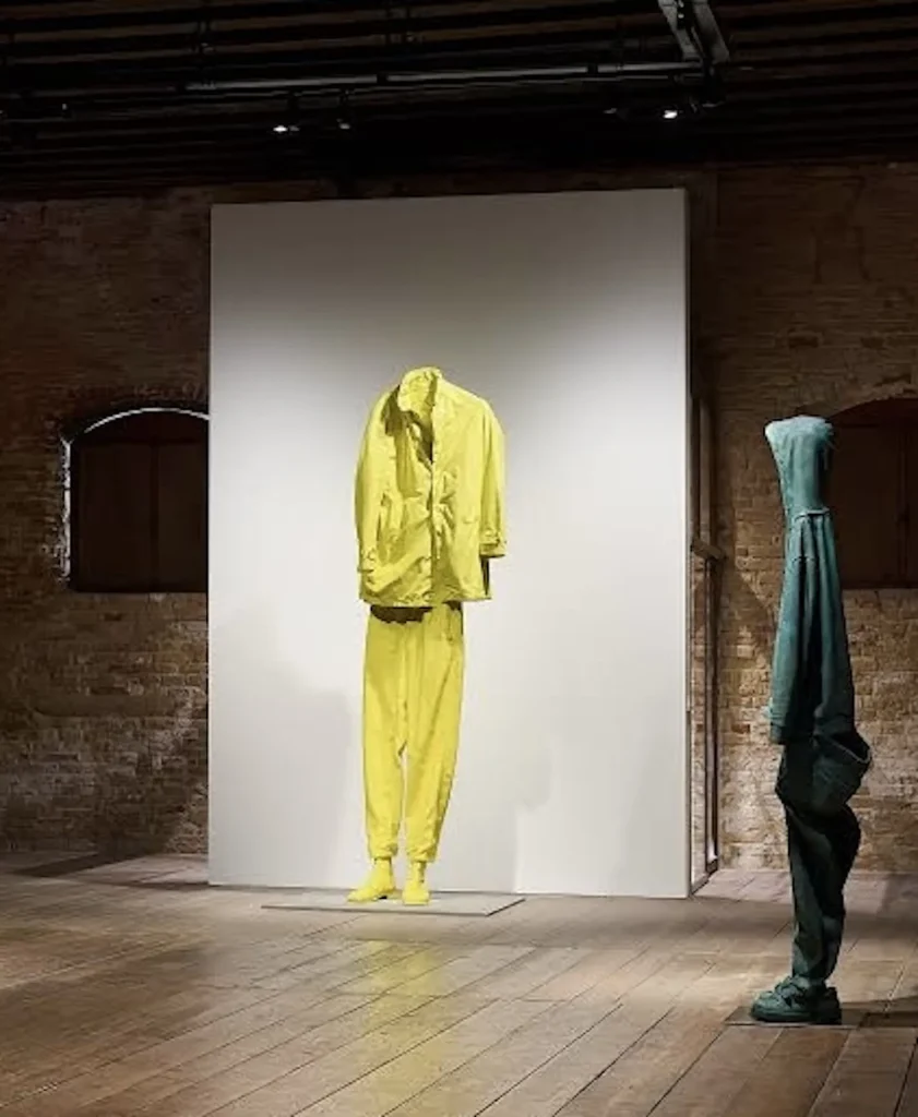 immagine per Erwin Wurm, Dreamers. Museo Fortuny di Venezia