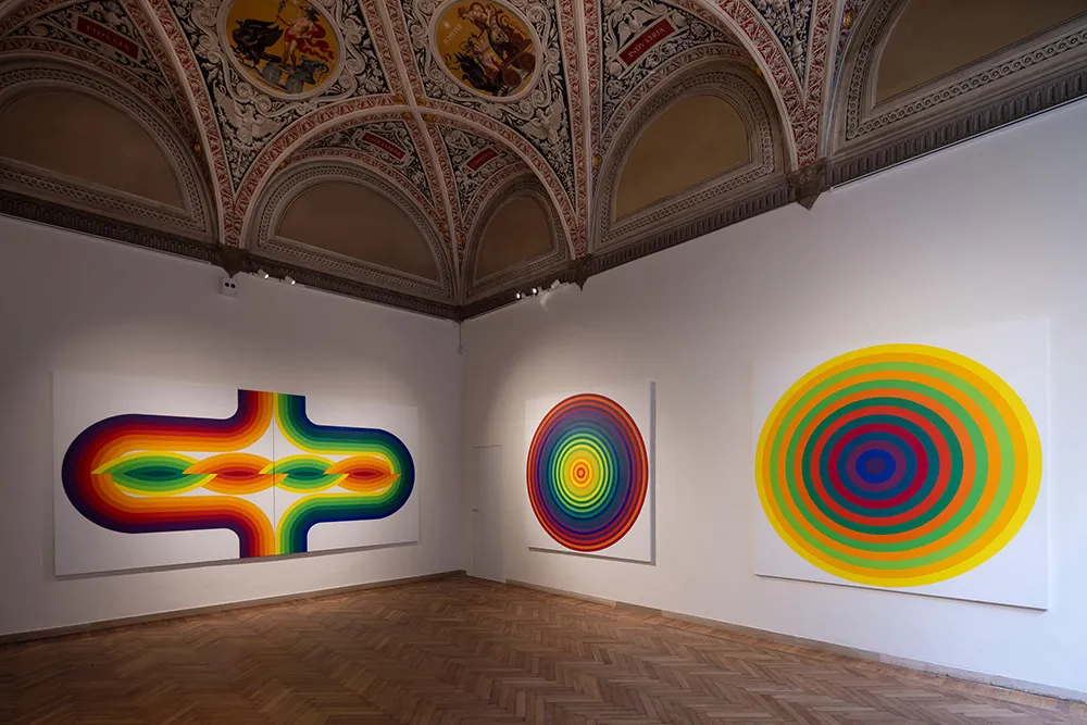 immagine per Julio Le Parc, panoramica da La scoperta della percezione-Opere dal 1958 al presente, Palazzo delle Papesse, Siena. 2024. Courtesy l'artista e Galleria Continua - ph. Bruno Bruchi