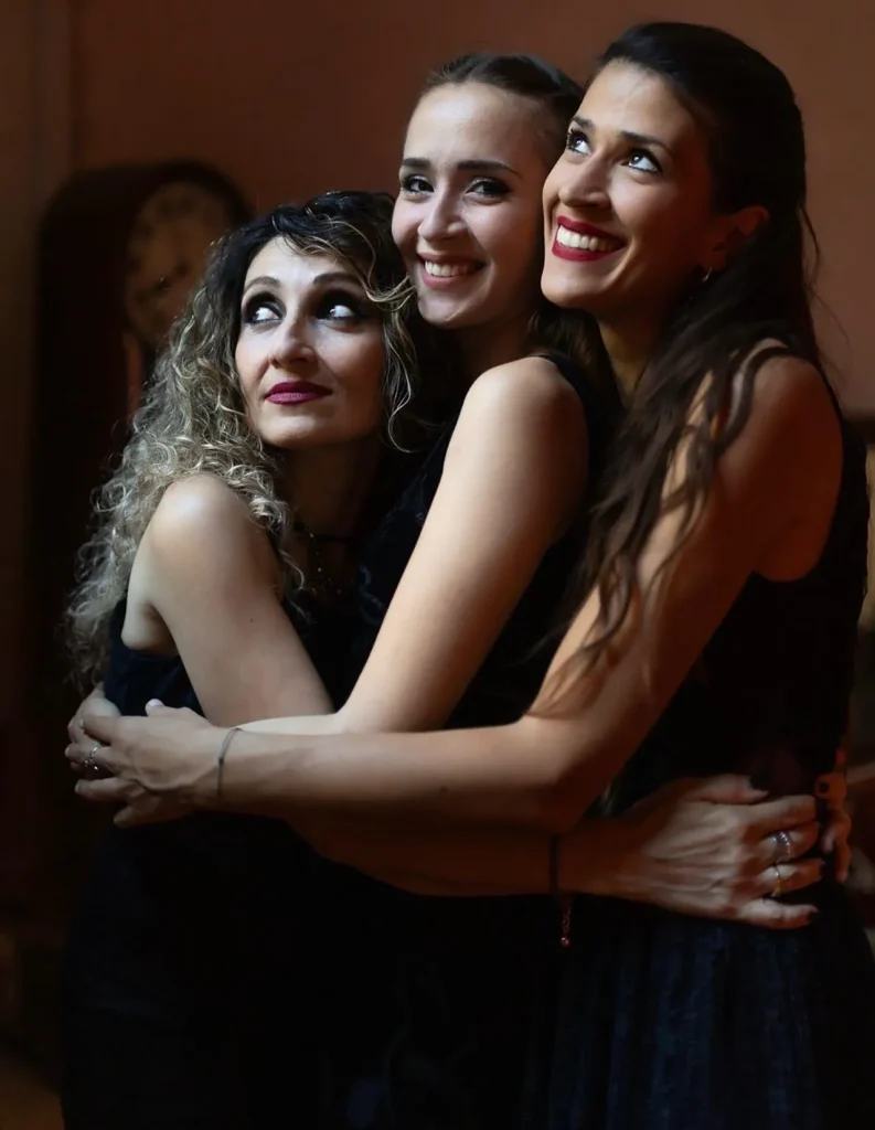 immagine per Leila e Sara Shirvani con Barbara Amodio