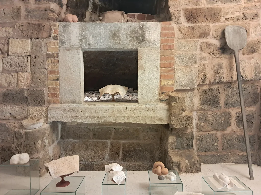 immagine per Mostra Pani. Opere di Angela Ferrara, Palazzo Simi (ph Manuela De Leonardis)