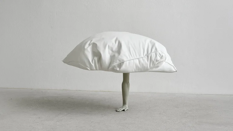 immagine per Erwin Wurm, Dreamers. Al Museo Fortuny di Venezia sono in scena i sogni