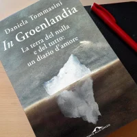 immagine per In Groenlandia. Daniela Tommasini nel Paese capace di passare in un attimo dal sole alla bufera