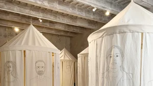 immagine per Lucy Orta. Trame di Comunità. Il sottile filo che tutto raduna