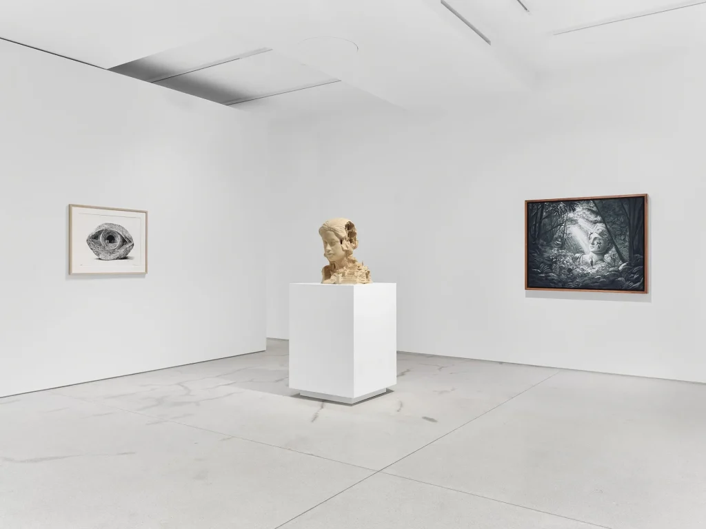 immagine per Views of Daniel Arsham’s exhibition ‘Time Fold’ at Perrotin London, 2026. Photo: Eva Herzog. Courtesy of the artist and Perrotin