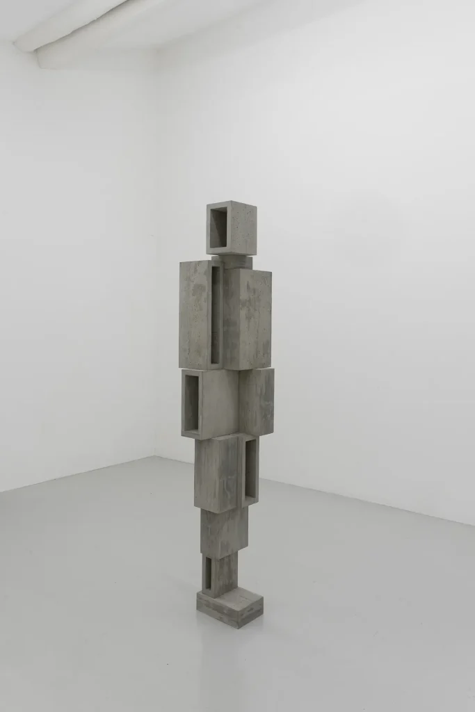 immagine per Antony Gormley, OPEN WARD, 2026, concrete, 189.5 x 39 x 33.5 cm, Courtesy: the artist and GALLERIA CONTINUA, Copyright: © the Artist Photo: Ela Bialkowska, OKNO Studio