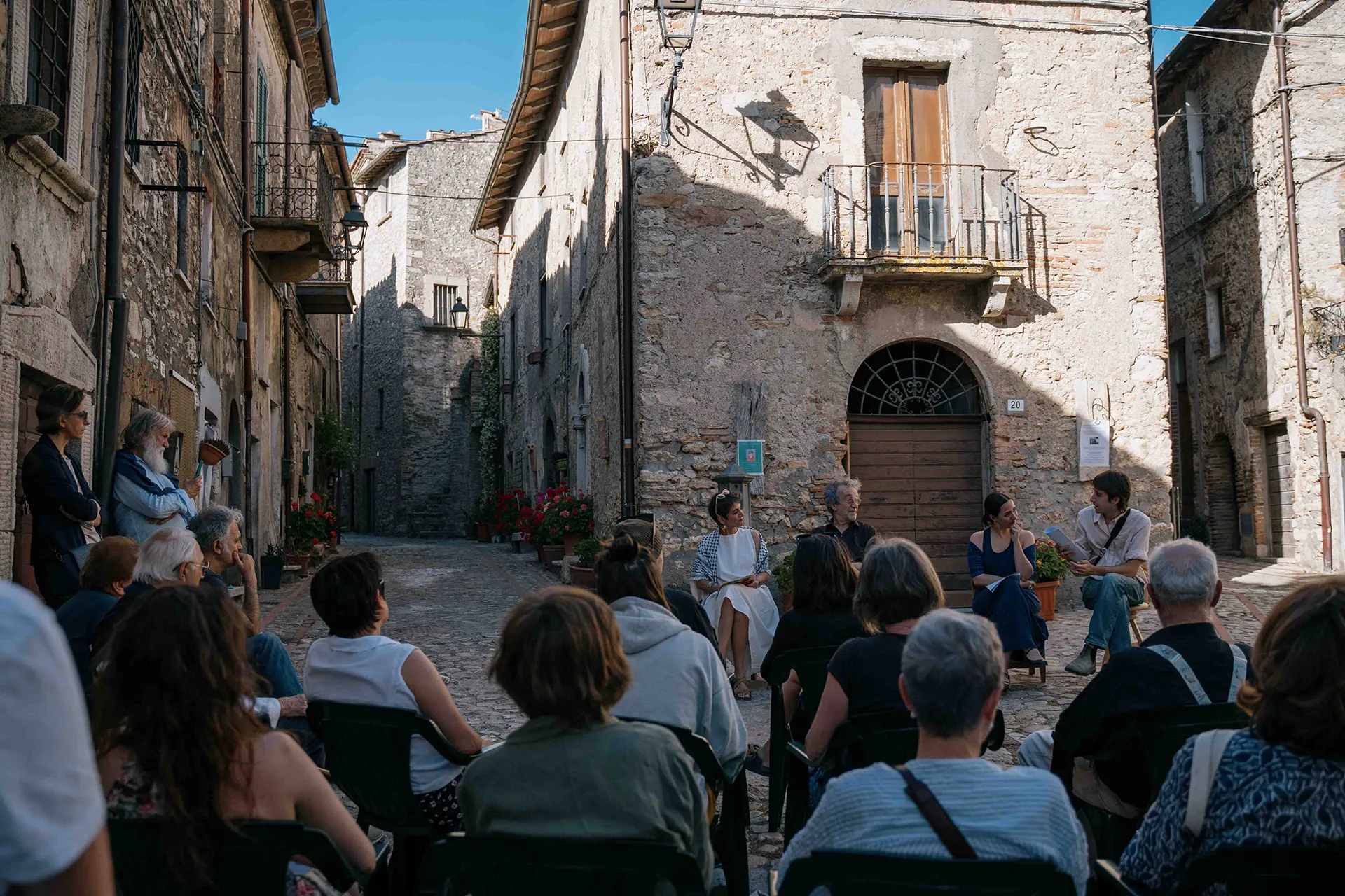 immagine per Arte oltre la guerra - Talk in piazza, ©Julius Wenzel