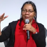 immagine per Bell hooks