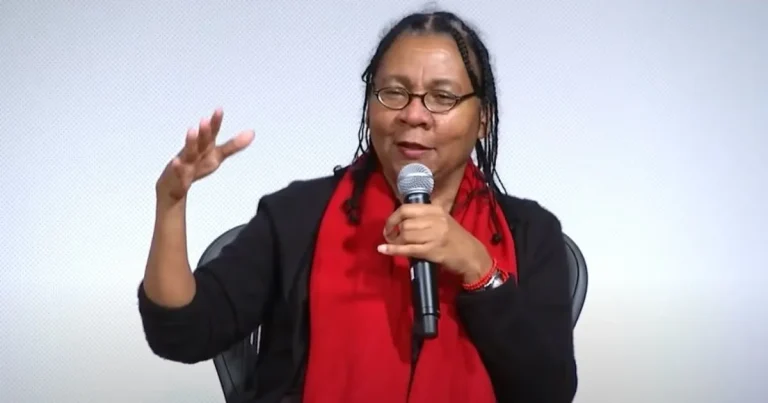 immagine per Bell hooks