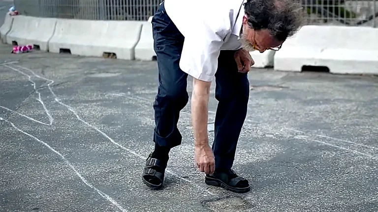 immagine per Fausto Delle Chiaie. Chi era davvero l’artista on the road di Piazza Augusto Imperatore a Roma