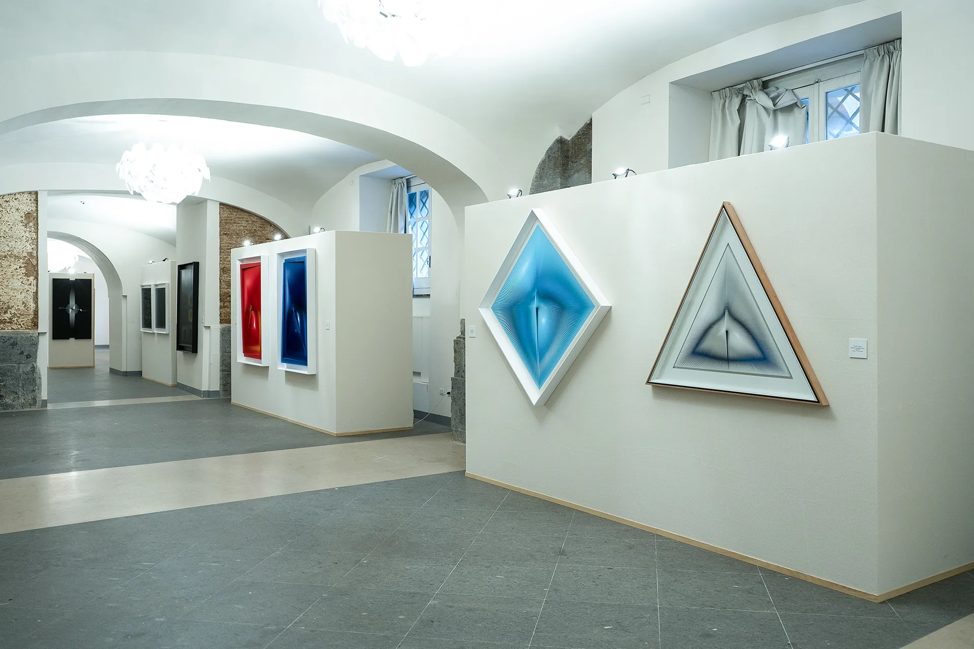 immagine per Palazzo Reale Napoli. Alberto Biasi e altre visioni delle superfici_ Hsiao, Rotta Loria, Tornquist. Foto di Marco Baldassarre