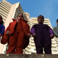 immagine per .MOV il festival di videodanza internazionale Still Laura Dal Checco - Anna Amary THE BRUTALIST DEATH OF A BRUTALIST PARROT