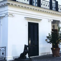 immagine per Villa Rosebery, un gioiello a picco sul mare di Posillipo