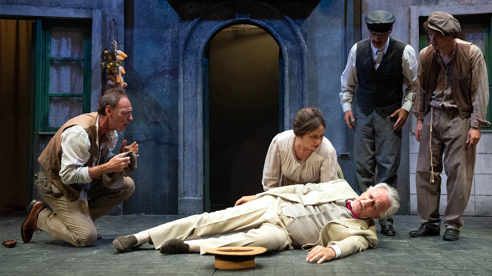 immagine per Napoli nobilissima. Teatro Franco Parenti, Milano