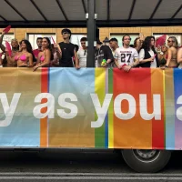 immagine per Lo sguardo dei follower. Sul Pride e altre unicità