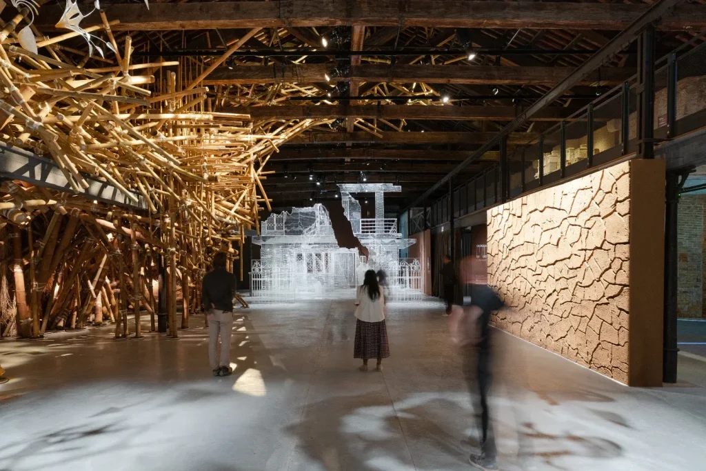 immagine per Geographies of Distance: Remembering Home