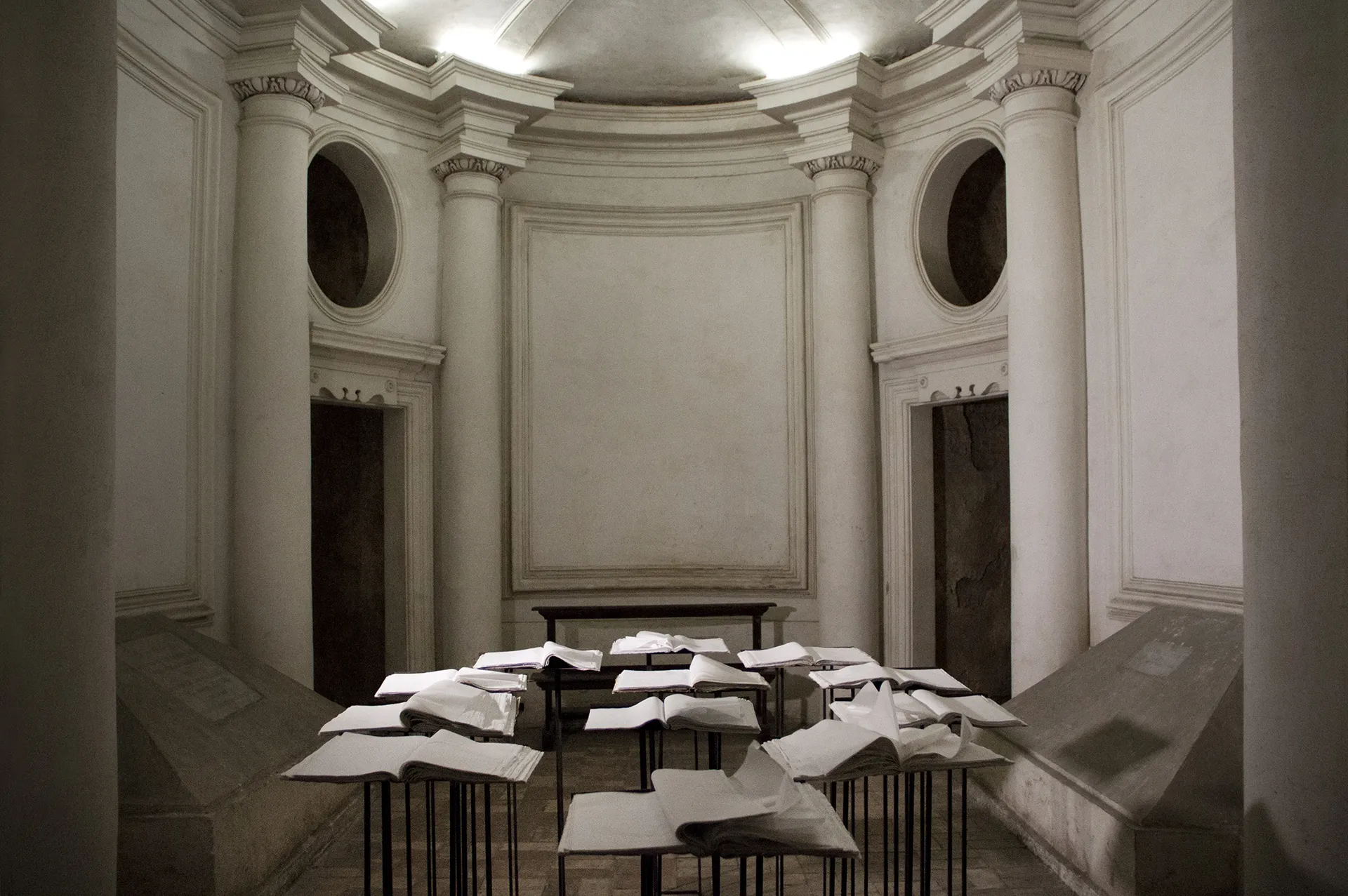 immagine per Gregorio Botta, Grecale, 2019, Cripta Borromini della chiesa San Giovanni dei Fiorenti, Roma, Ph. Rubina Brugugnoli