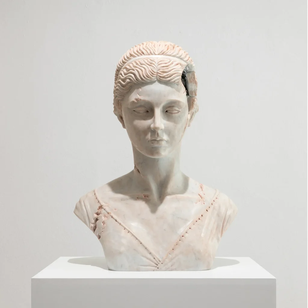 immagine per Daniel Arsham, Eroded Horizon installation view, Baró Galeria, Palma di Maiorca. Courtesy of the artist and Baró Galeria.