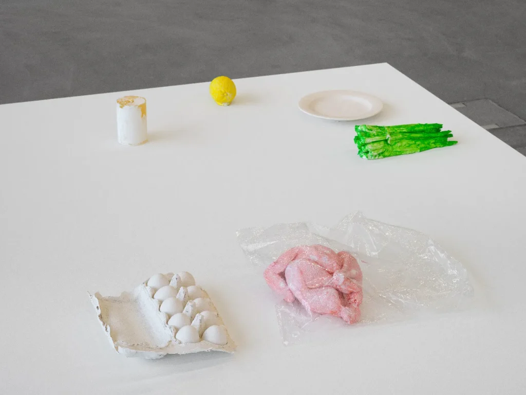 immagine per Henrik Olesen, Copies of real-life objects, tools and food, Kunsthalle Zürich, 2026. Foto: Cedric Mussano