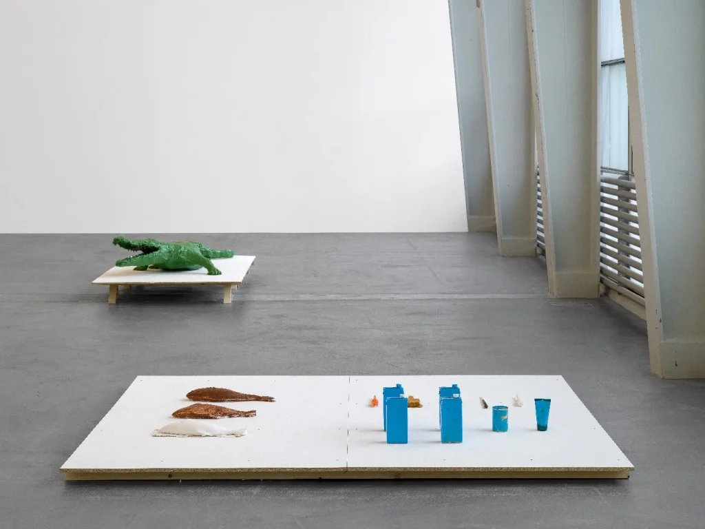 immagine per Henrik Olesen, Copies of real-life objects, tools and food, Kunsthalle Zürich, 2026. Foto: Cedric Mussano