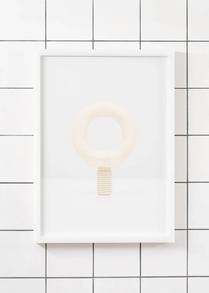 immagine per Carsten Becker, Ringschraube (Elfenbein), 2021