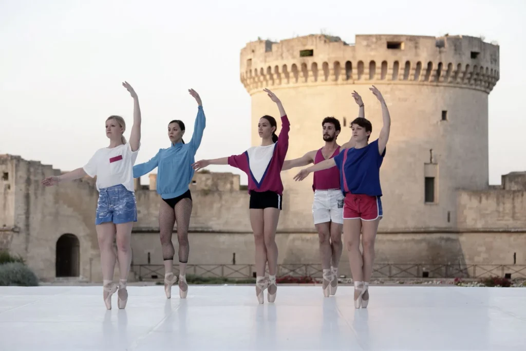immagine per Alessandro Sciarroni, Turning, Orlando’s version, in Petrolio, Matera 2019, Castello Tramontano di Matera, foto Salvatore Laurenzana per Città delle 100 scale festival
