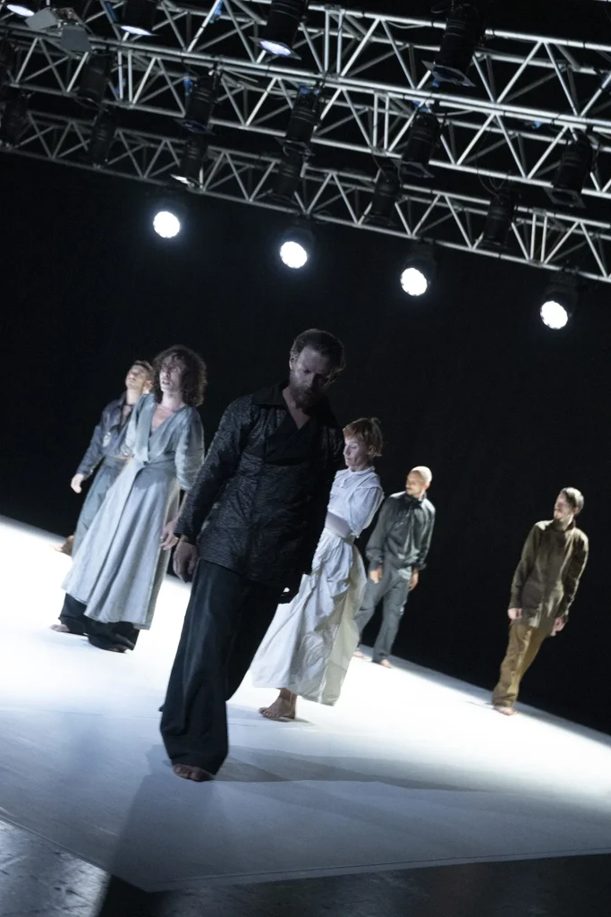 immagine per LE FENICIE Michela Lucenti Compagnia Balletto Civile. Moncalieri – Fonderie Limone, NID Platform 2026 ph A. Macchia