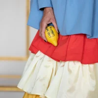 immagine per Lilibeth Cuenca Rasmussen, 23.5° (Today is Your), 2020, Fresh Lemons or other locals fruits, Credit : Malle Madsen / Frida Gregersen, duration is flexible from 10 minutes to durational performance.