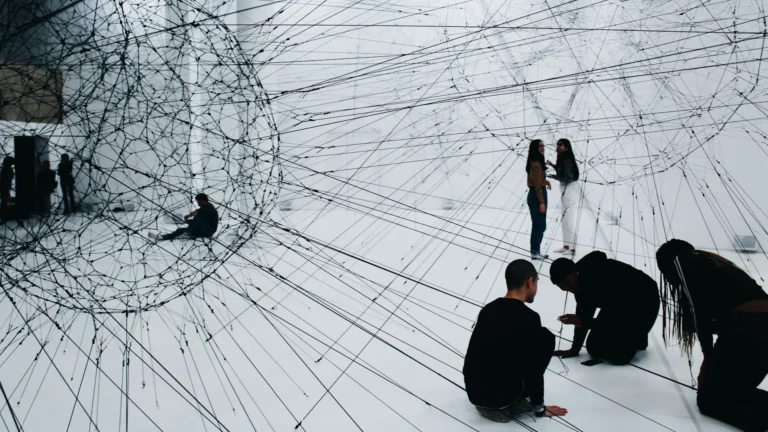immagine per Installazione di Tomas Saraceno Biennale di Venezia 2009 Fare Mondi